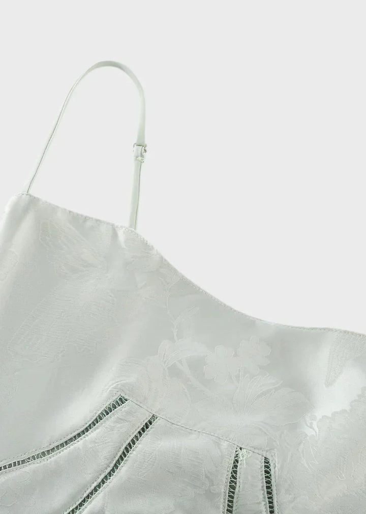 Satijnen Maxi-Jurk met Spaghettibandjes en Getailleerd Ontwerp voor Elegante Glamour