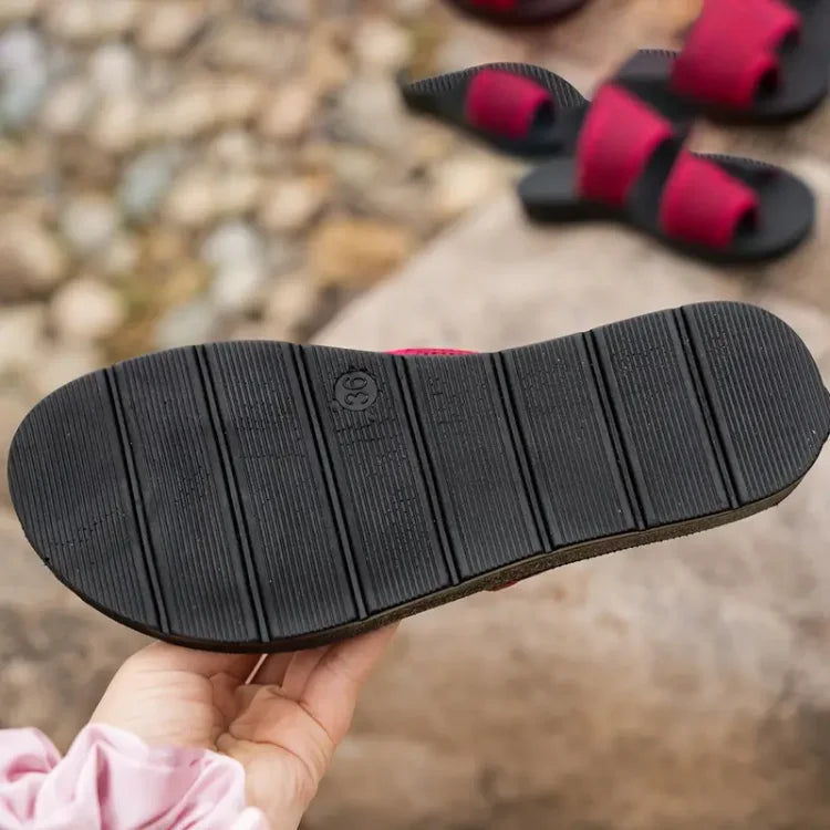 Euphemia - Antislipsandalen van geperforeerd mesh