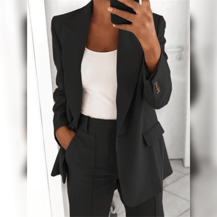 Ella Elegant en Comfortabel Kostuum voor Alle Gelegenheden, Combineert Stijl en Welzijn