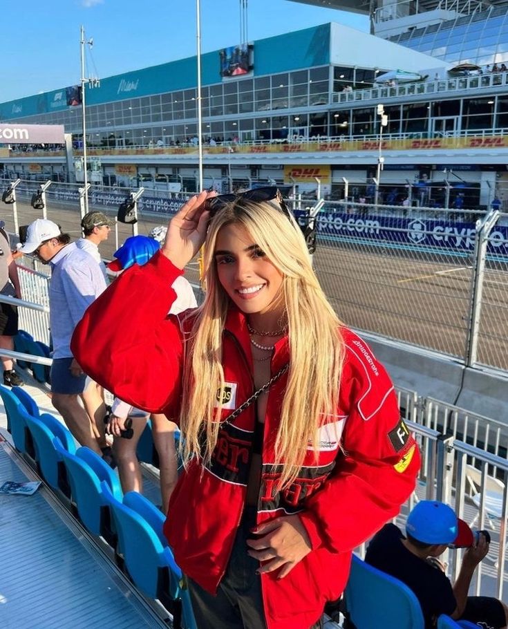 Ailyn dames oversized racejack | motorsport look met kleurblokken & patches