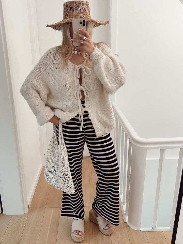 Aphrodite | Gebreide Bodywarmer met Knopen - Elegantie & Vrouwelijke Zachtheid