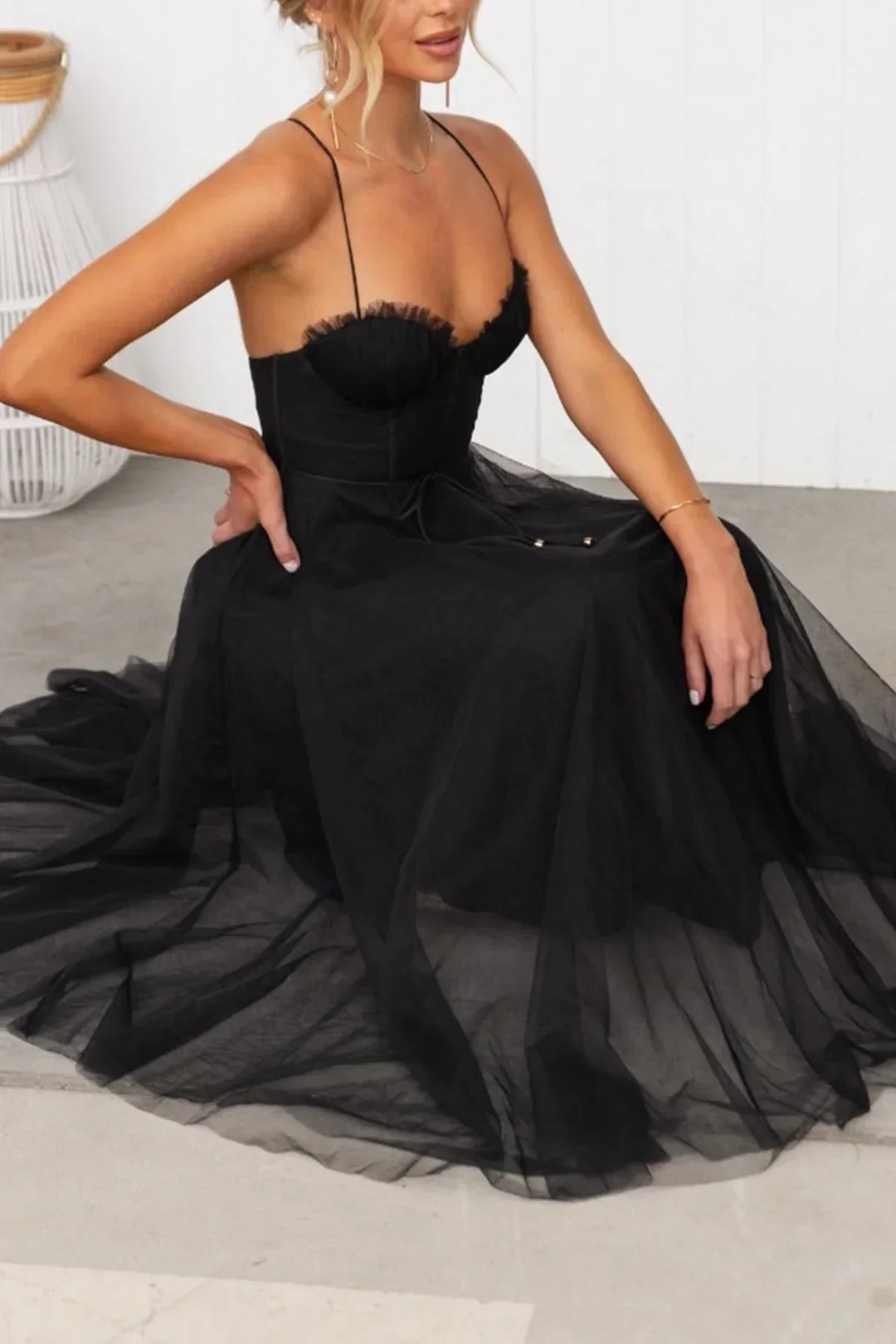 Alessia Mesh Corset Dress | Kanten Hemdje voor een elegante look