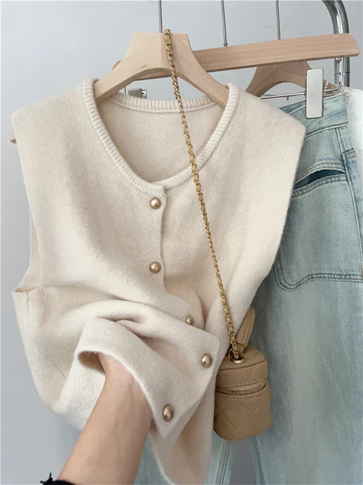 Adeline - Geraffineerd gilet met knopen, ideaal voor een klassieke stijl