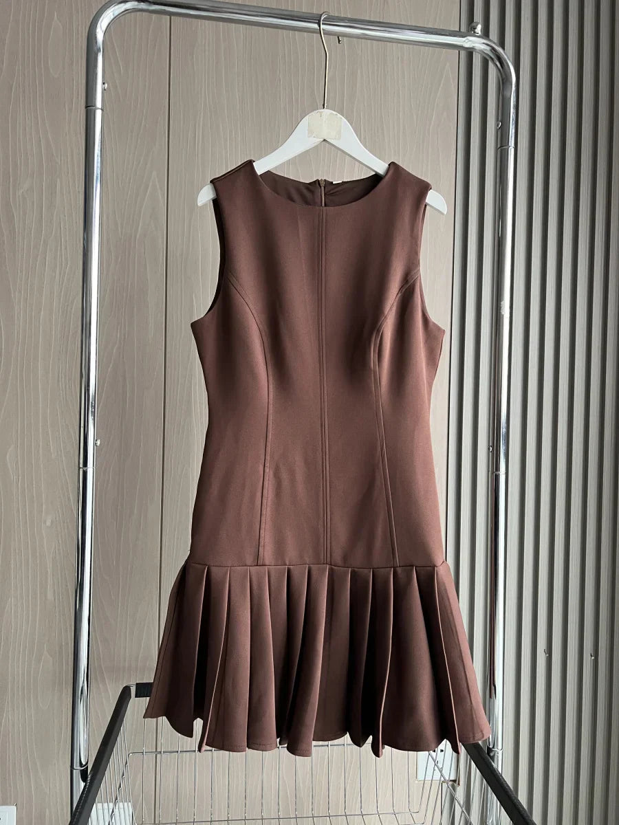 Olivia Trendy Jurk met Ronde Hals & Plooirok | Élégance Moderne