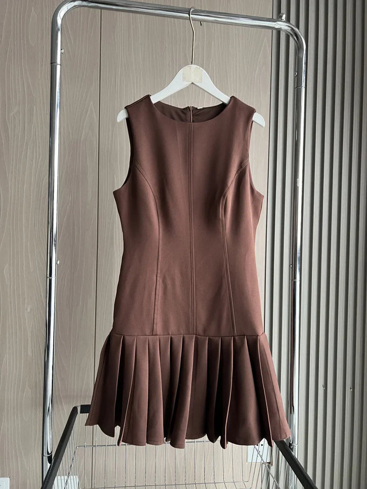 Olivia Trendy Jurk met Ronde Hals & Plooirok | Élégance Moderne