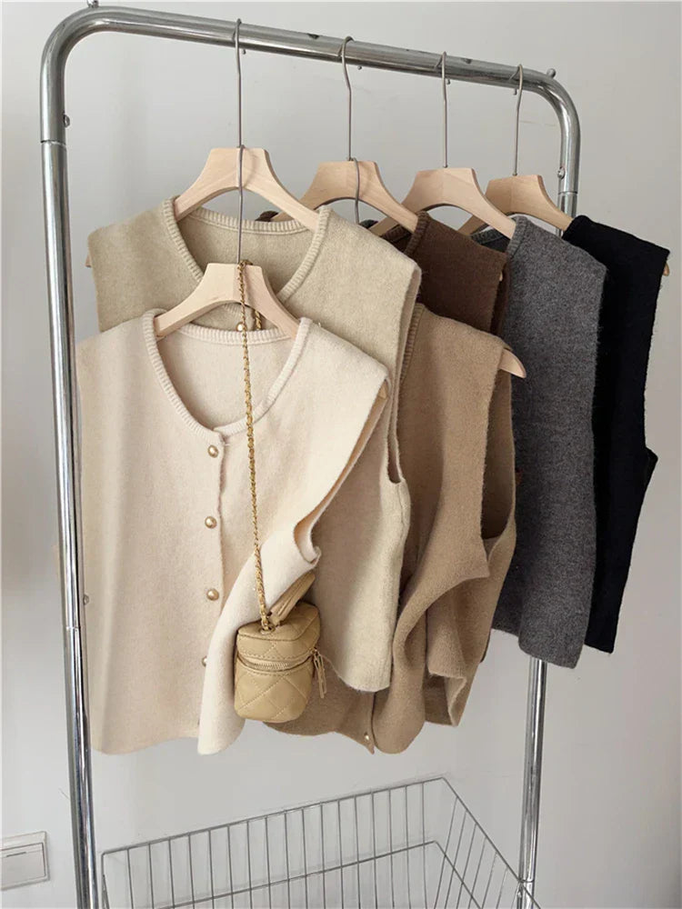 Adeline - Geraffineerd gilet met knopen, ideaal voor een klassieke stijl
