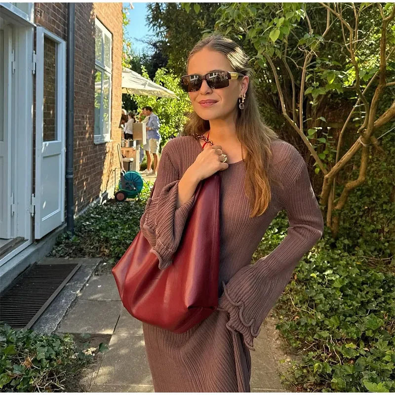 Lena Elegante Maxi Gebreide Jurk | Open Rug & Subtiele Uitsprongen