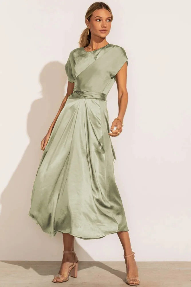 Evangeline| Elegante avondjurk van zijdesatijn, perfect voor speciale gelegenheden