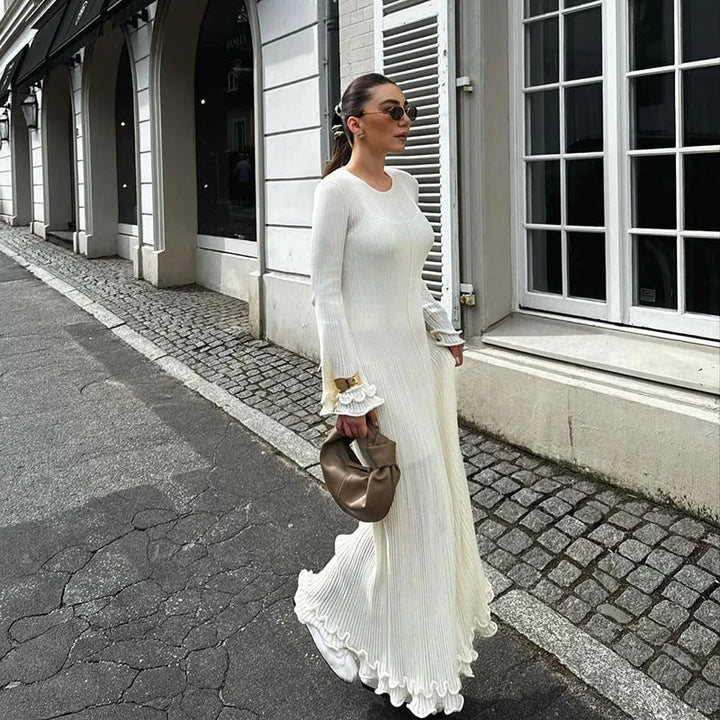 Charlotte Elegante Maxi Dress | Uitlopende Mouwen & Verfijnd Rugdetail