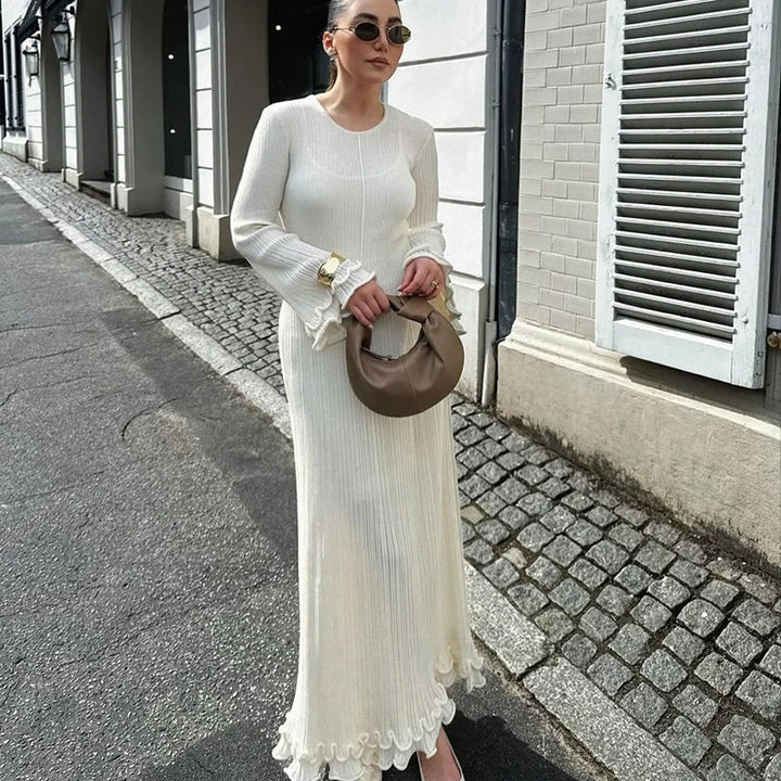 Charlotte Elegante Maxi Dress | Uitlopende Mouwen & Verfijnd Rugdetail