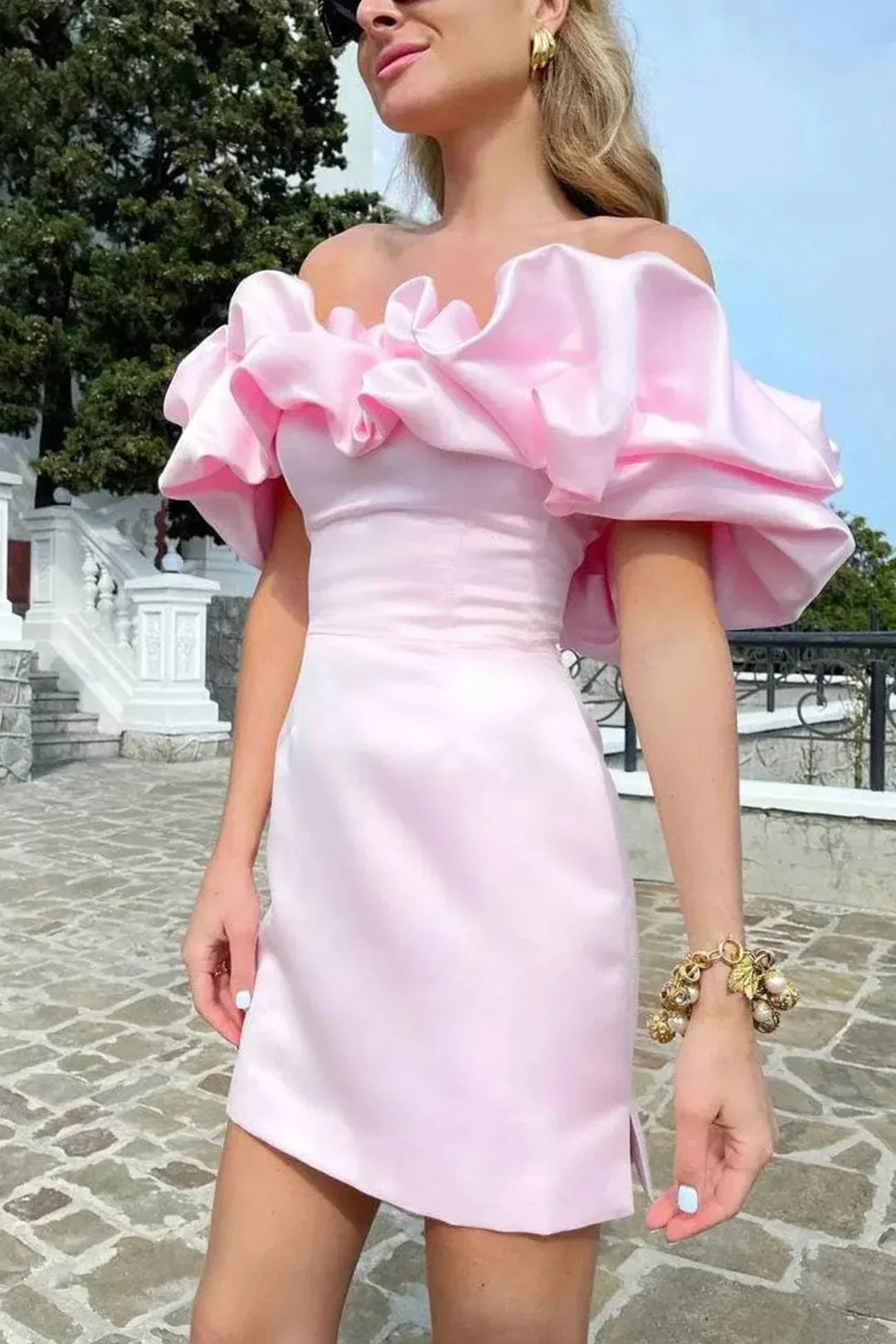 Alina Mini Satijnen Jurk Blote Schouders & Elegante Ruches