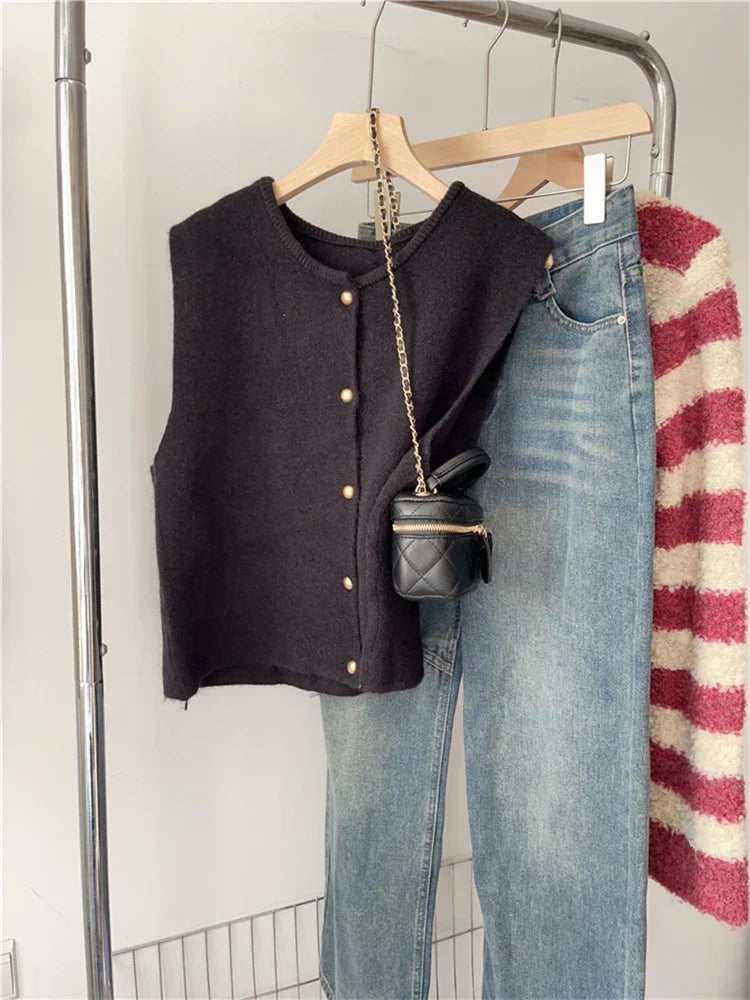 Adeline - Geraffineerd gilet met knopen, ideaal voor een klassieke stijl