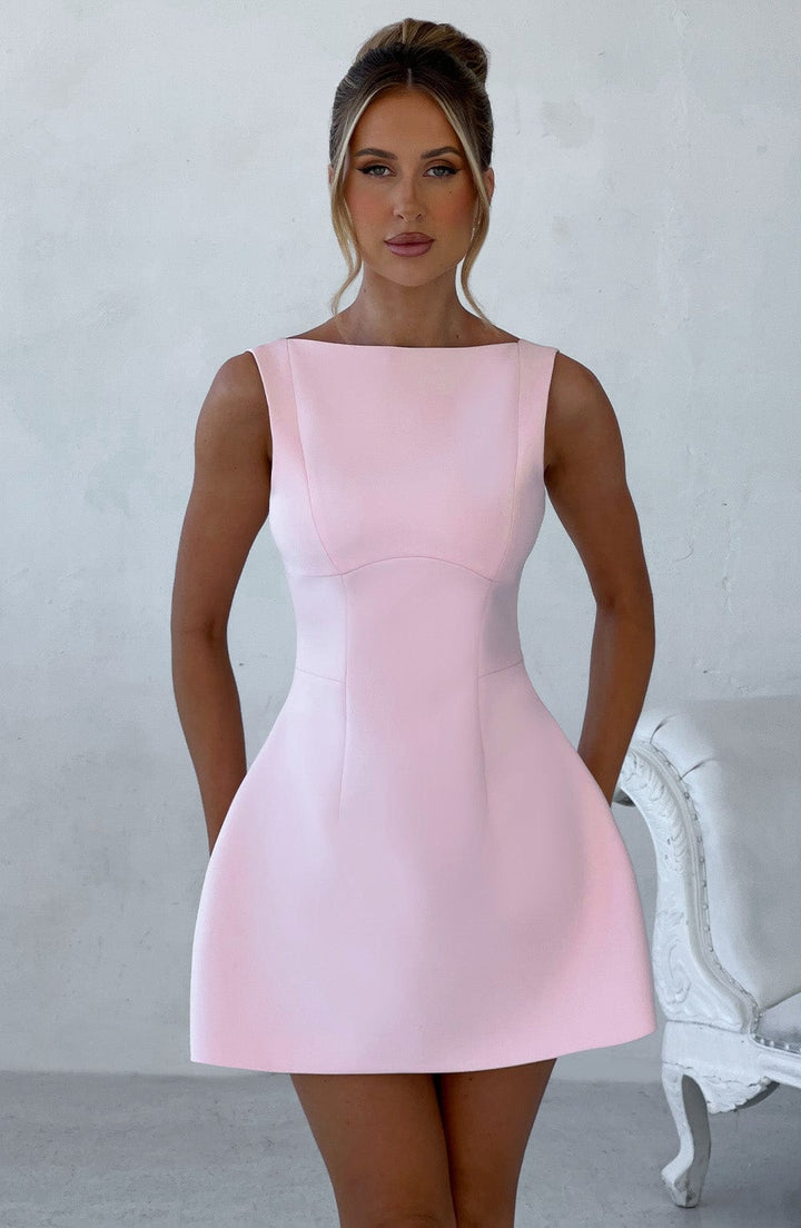 Elvaya Halter Mini Jurk | Elegant Roze & Verleidelijke Stijl