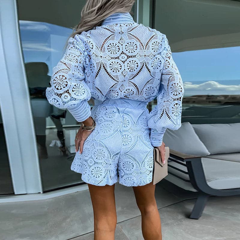 Brana | Lace tweedelige set met geborduurde top & shorts