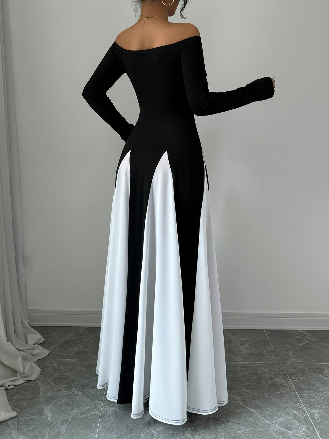 Melodia damesjurk met open schouders | lange mouwen & adembenemende elegantie