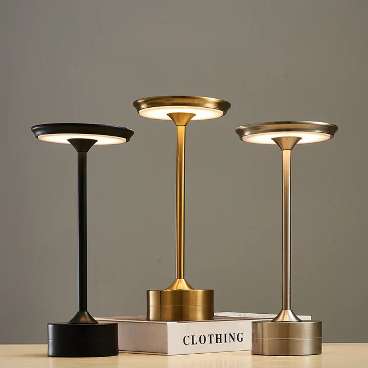 LuxeLumina - Metallic Elegantie Lamp