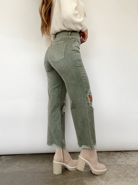 Xyrisa gescheurde jeans