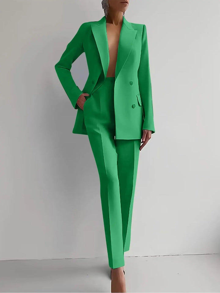 Elegante damesset met verfijnde en moderne snit
